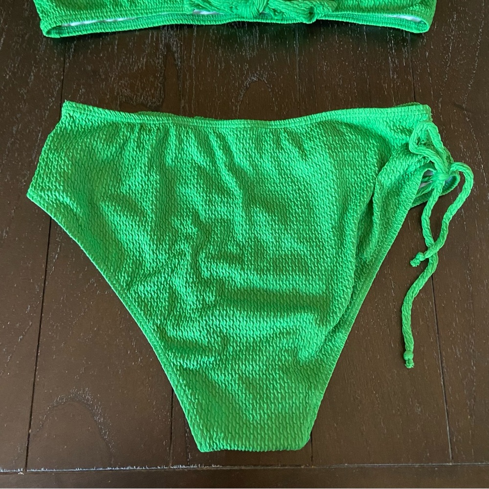 Women’s Kelly Green Two Piece Bikini Textured Tie Back‎ Size Large NWOT - Picture 6 of 8